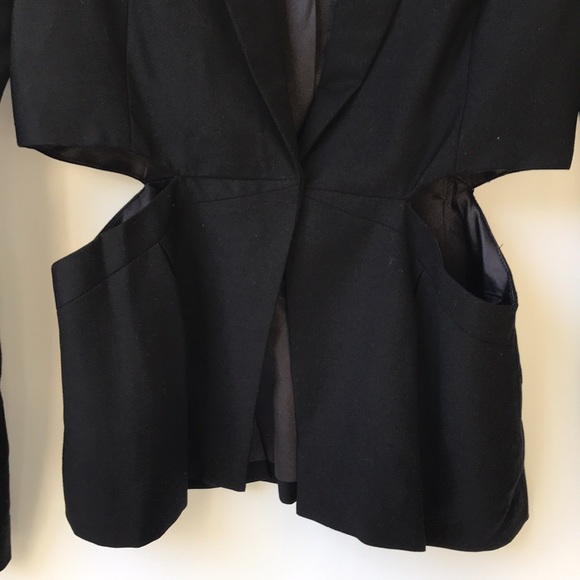 Bardot Elegant Black Cutout Blazer - Picture 5 of 8